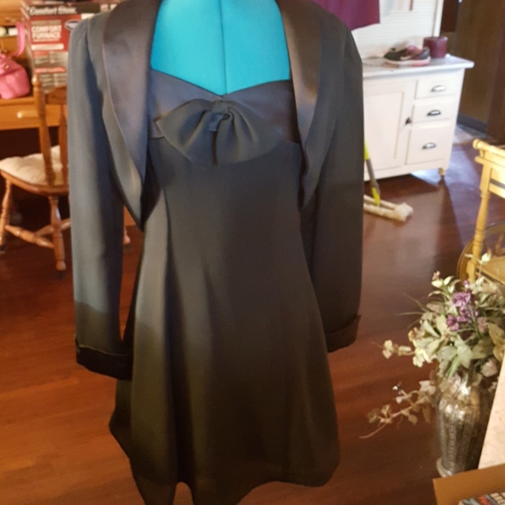 EUC GORGEOUS BLACKET DRESS JACKET